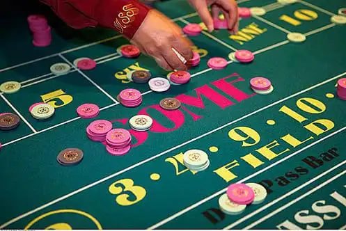 Filipino player setting up win win bet app on Android smartphone